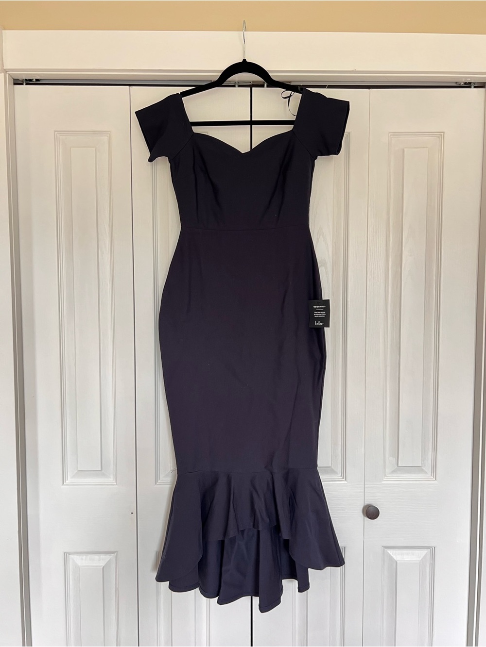 Lulus BNWT off the shoulder mermaid style dress